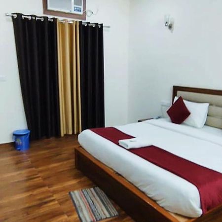 Luxury Rooms In Safdarjung Enclave Near Aiims & Safdarjung Hospital Neu-Delhi Exterior foto