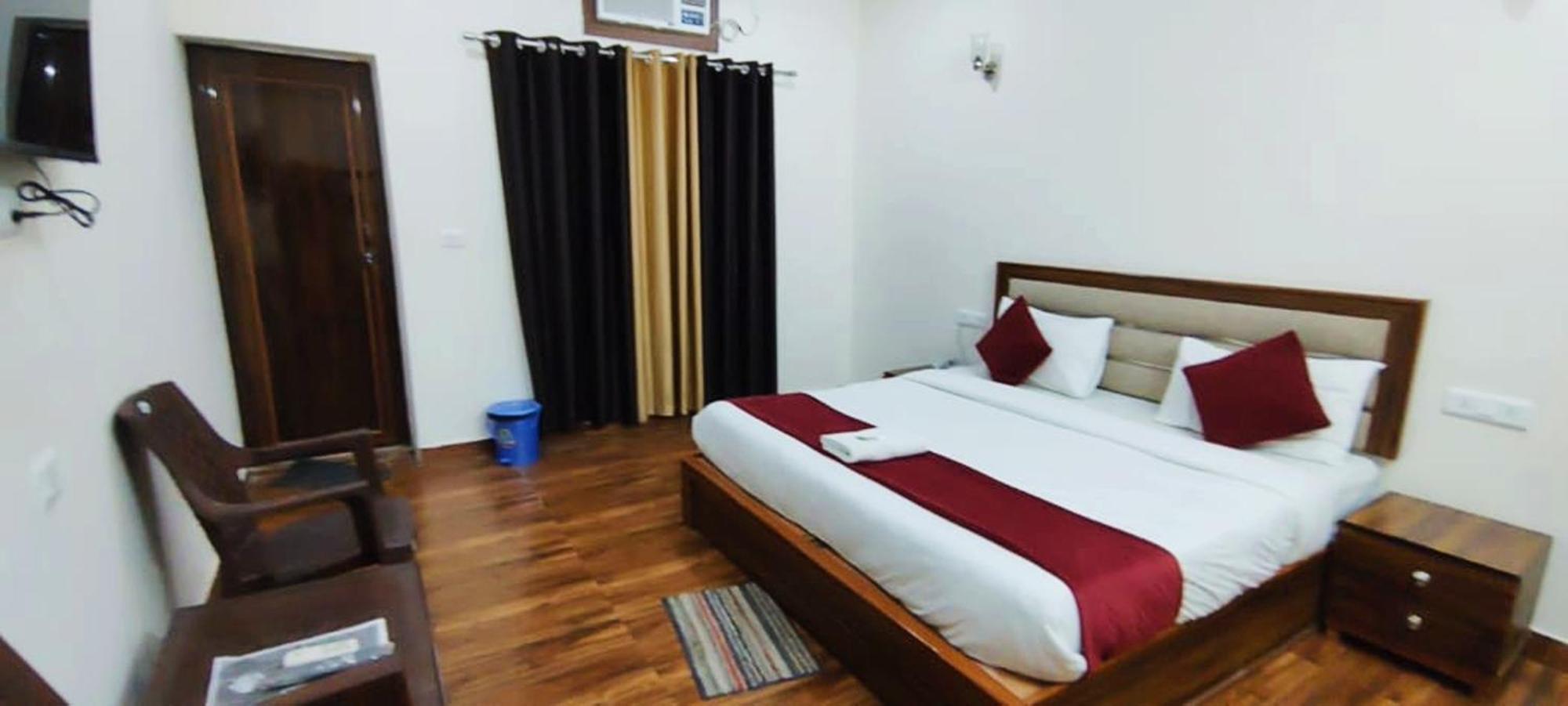 Luxury Rooms In Safdarjung Enclave Near Aiims & Safdarjung Hospital Neu-Delhi Exterior foto