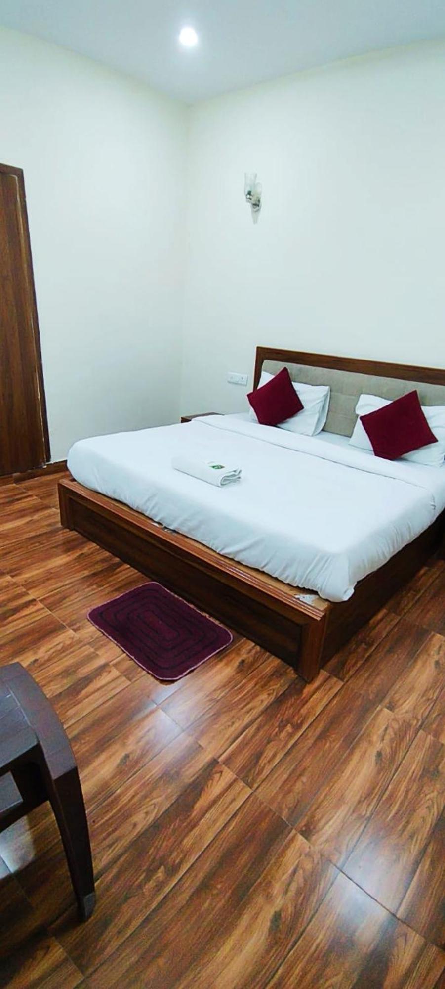 Luxury Rooms In Safdarjung Enclave Near Aiims & Safdarjung Hospital Neu-Delhi Exterior foto