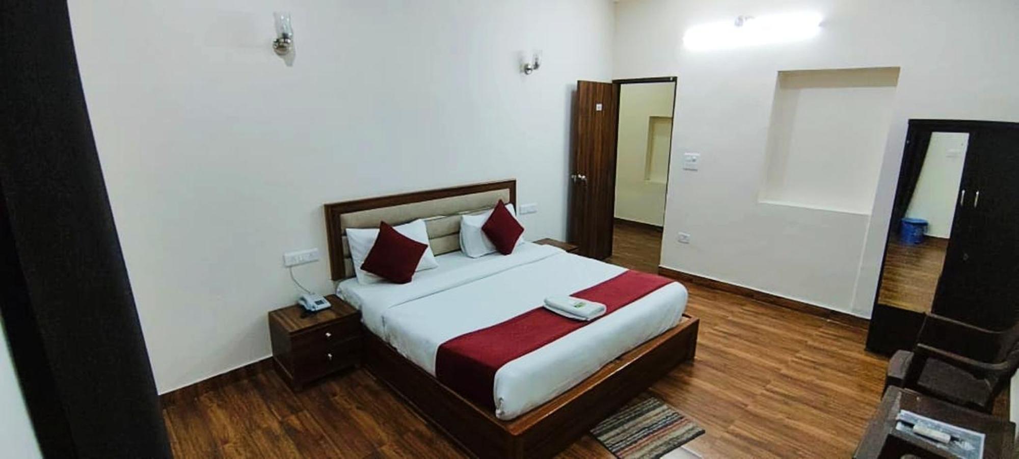 Luxury Rooms In Safdarjung Enclave Near Aiims & Safdarjung Hospital Neu-Delhi Exterior foto