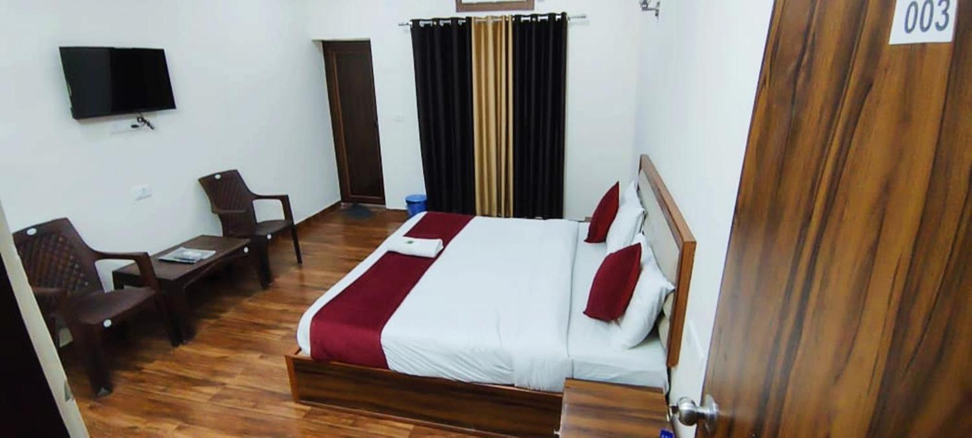 Luxury Rooms In Safdarjung Enclave Near Aiims & Safdarjung Hospital Neu-Delhi Exterior foto