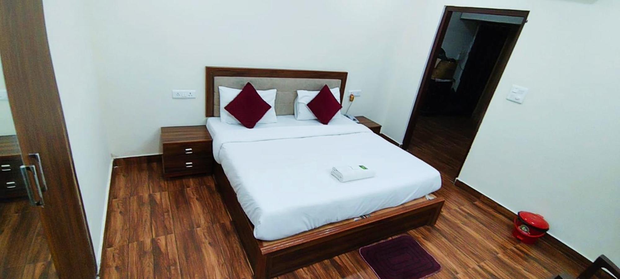 Luxury Rooms In Safdarjung Enclave Near Aiims & Safdarjung Hospital Neu-Delhi Exterior foto